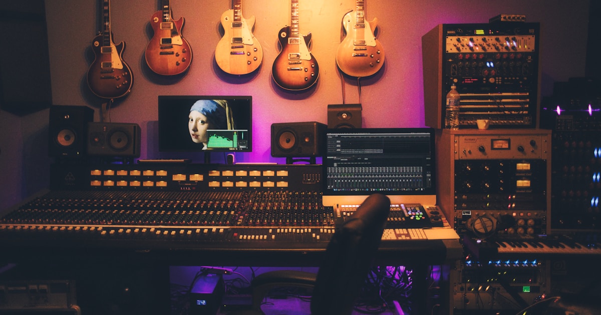 Building an Ultra-Low Latency Real-Time Audio Transcription Pipeline with WebSockets and Faster-Whisper